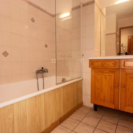 Cosy T2 Au Calme, Proche Centre Et Skibus, Garage Souterrain, Balcon, Tv, Equipement Complet - Fr-1-624-90 Διαμέρισμα *